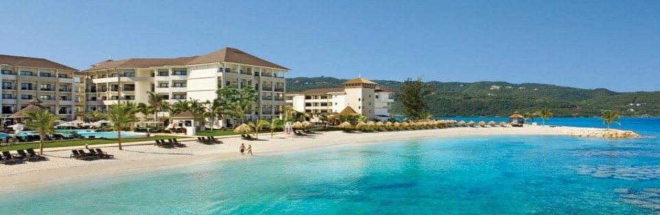 Enjoy the sun at our real club resorts in Jamaica