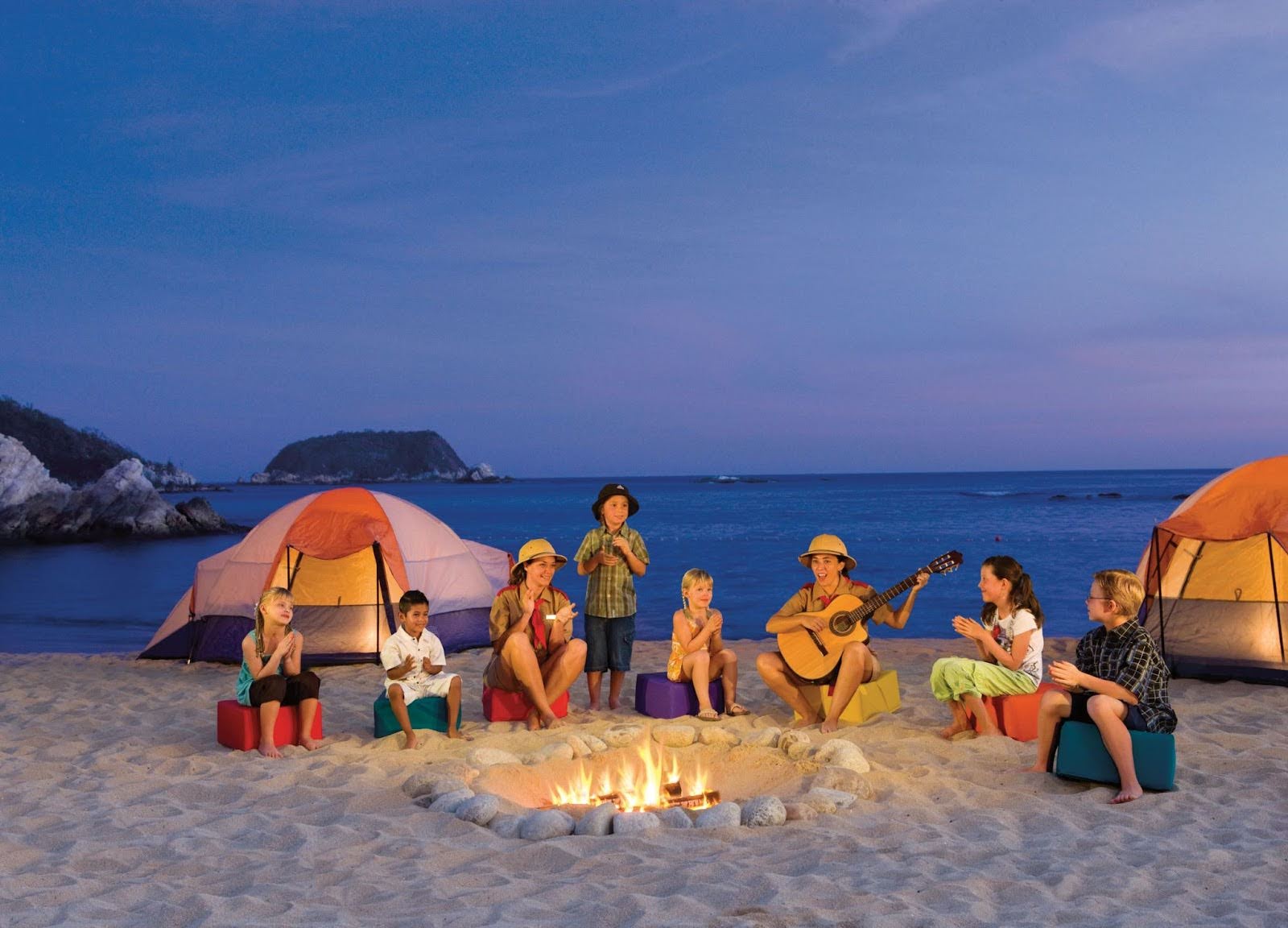 Dreams Huatulco - Camping on the beach