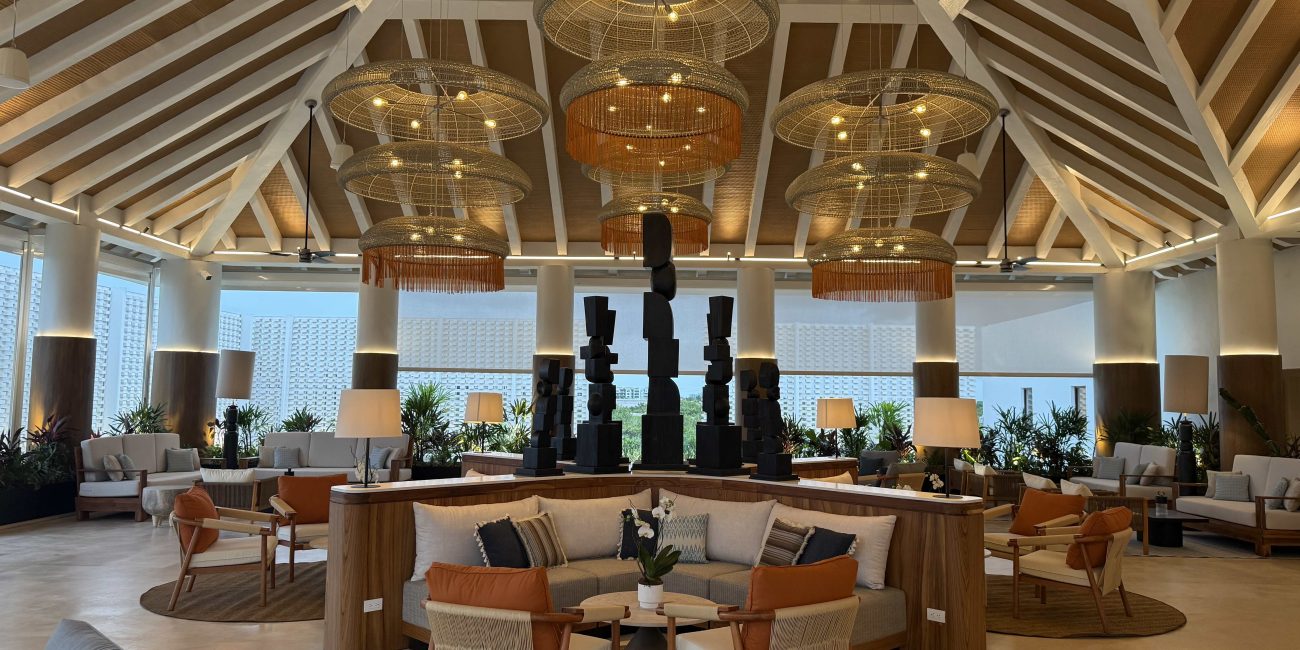 Lobby Secrets Playa Mujeres