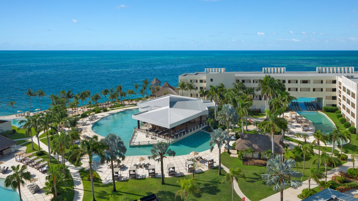 CUNIF-EXT-Aerial MainPool-2A-CB (1) Dreams Puerto Morales