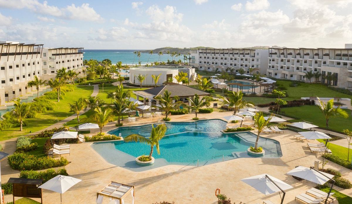 DRMPC-EXT-Relax-Pool-TC Dreams Macao Beach Punta Cana