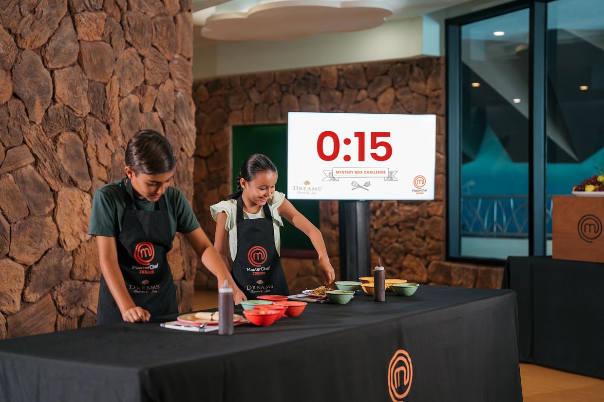 Kids in MasterChef Junior activity