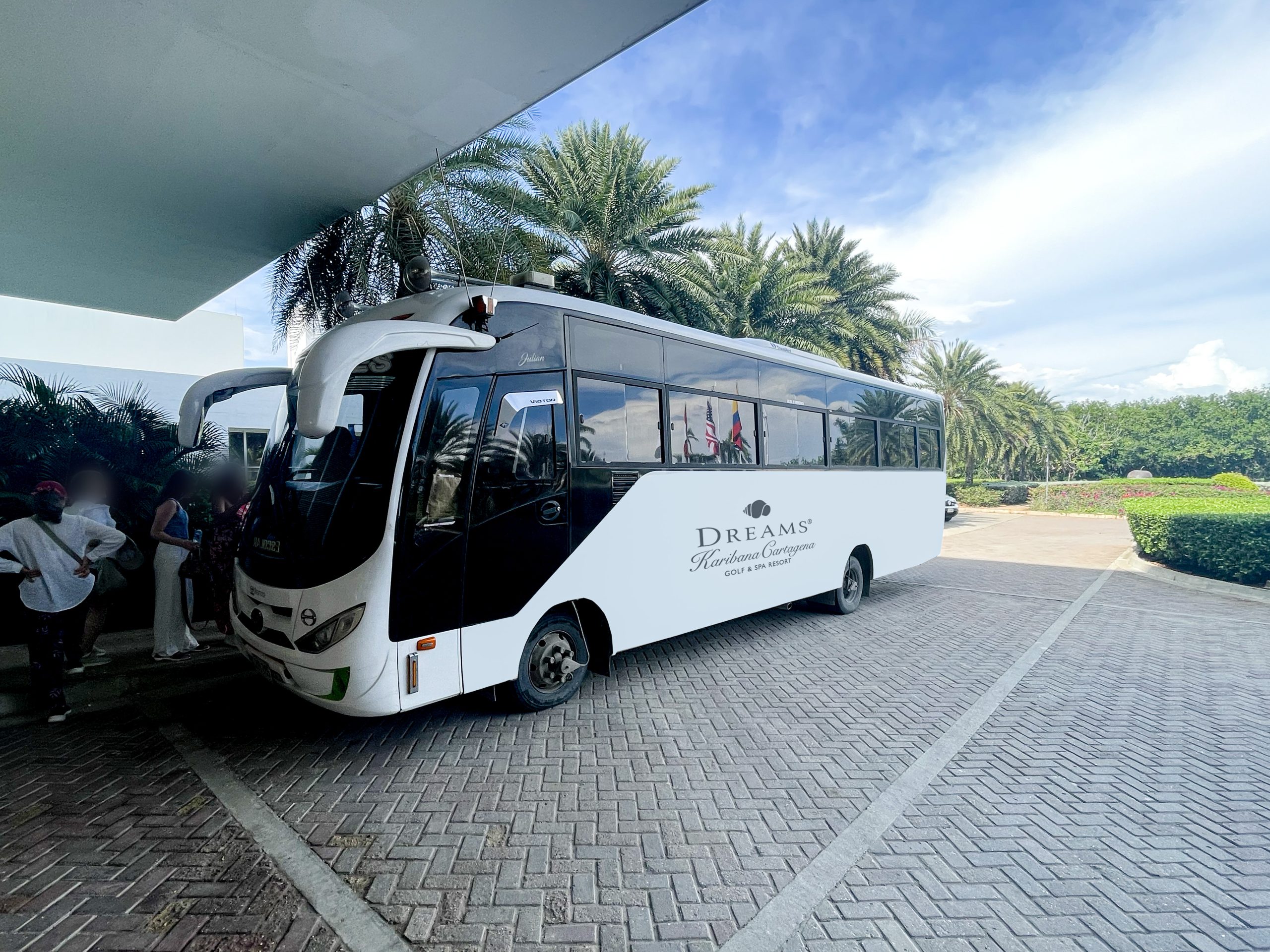 Daily shuttle to Cartagena Historic Center